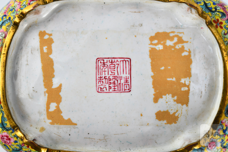 清乾隆 透明珐琅手炉一对 - 图4
